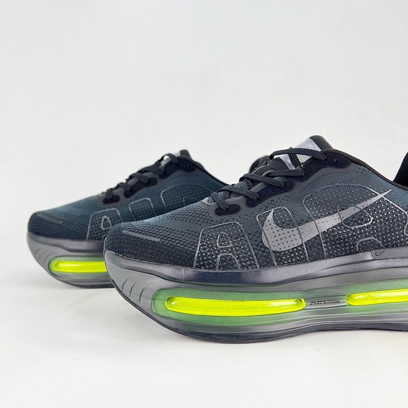 Nike Vomero Premium Road Running Shoes - Picture 3 of 3